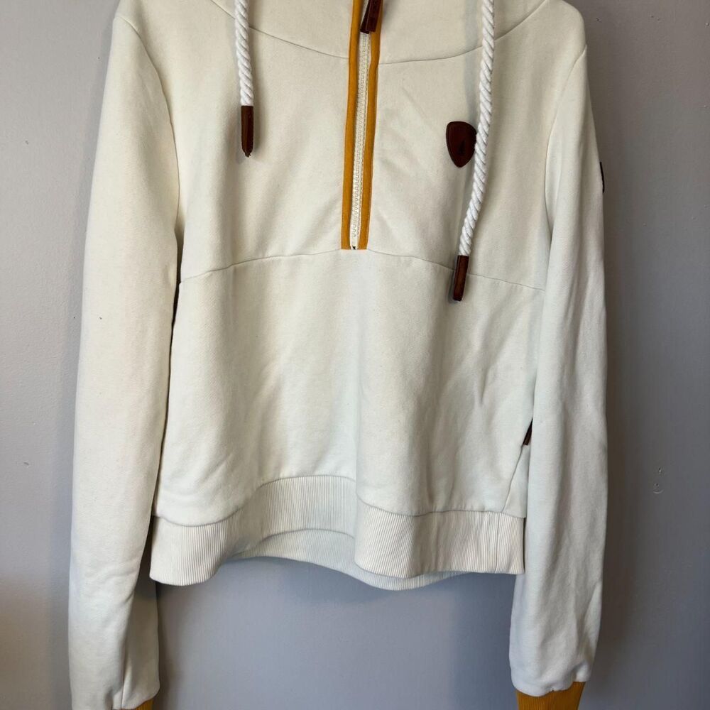 Wanakome Men's White and Cream Hoodie